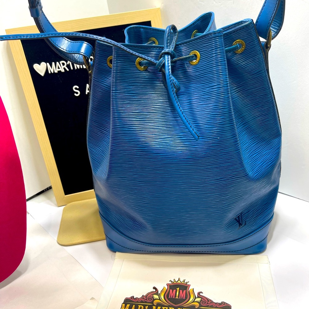 Louis Vuitton Noe GM size in Epi Blue with dust bag. Preloved.